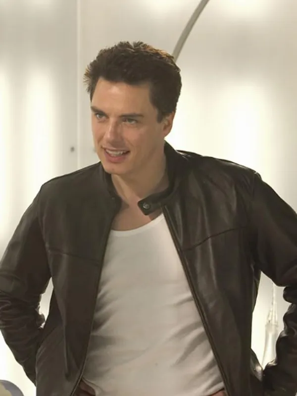 Doctor-Who-S01-Captain-Jack-Harkness-Black-Jacket