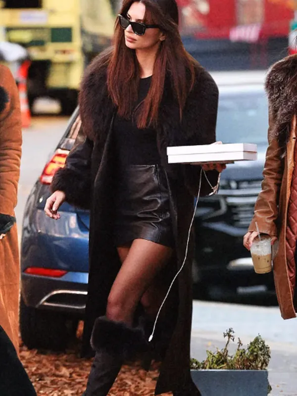 Emily-Ratajkowski-American-Model-Coat