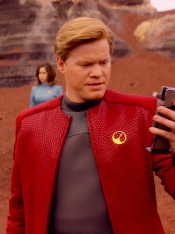 Robert-Daly-Black-Mirror-Season-04-Red-Jacket